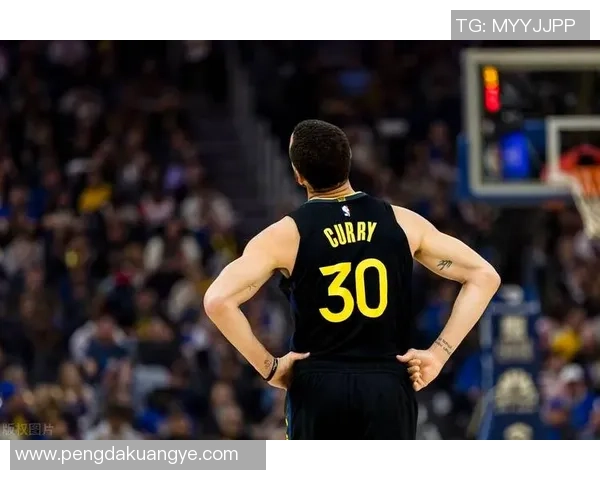 库里单场51分领衔勇士逆袭小牛展现超级球星风采